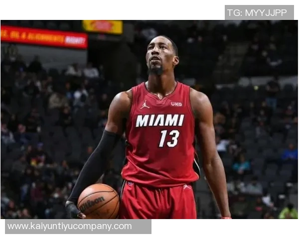 阿德巴约首节表现抢眼7投4中斩获10分4篮板1助攻助力球队开局良好